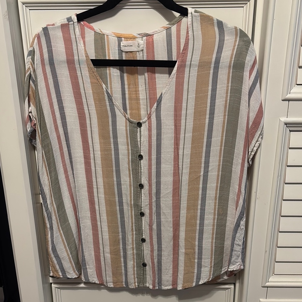 Maurices Gray and Pink Short Sleeve Button Down Shirt
